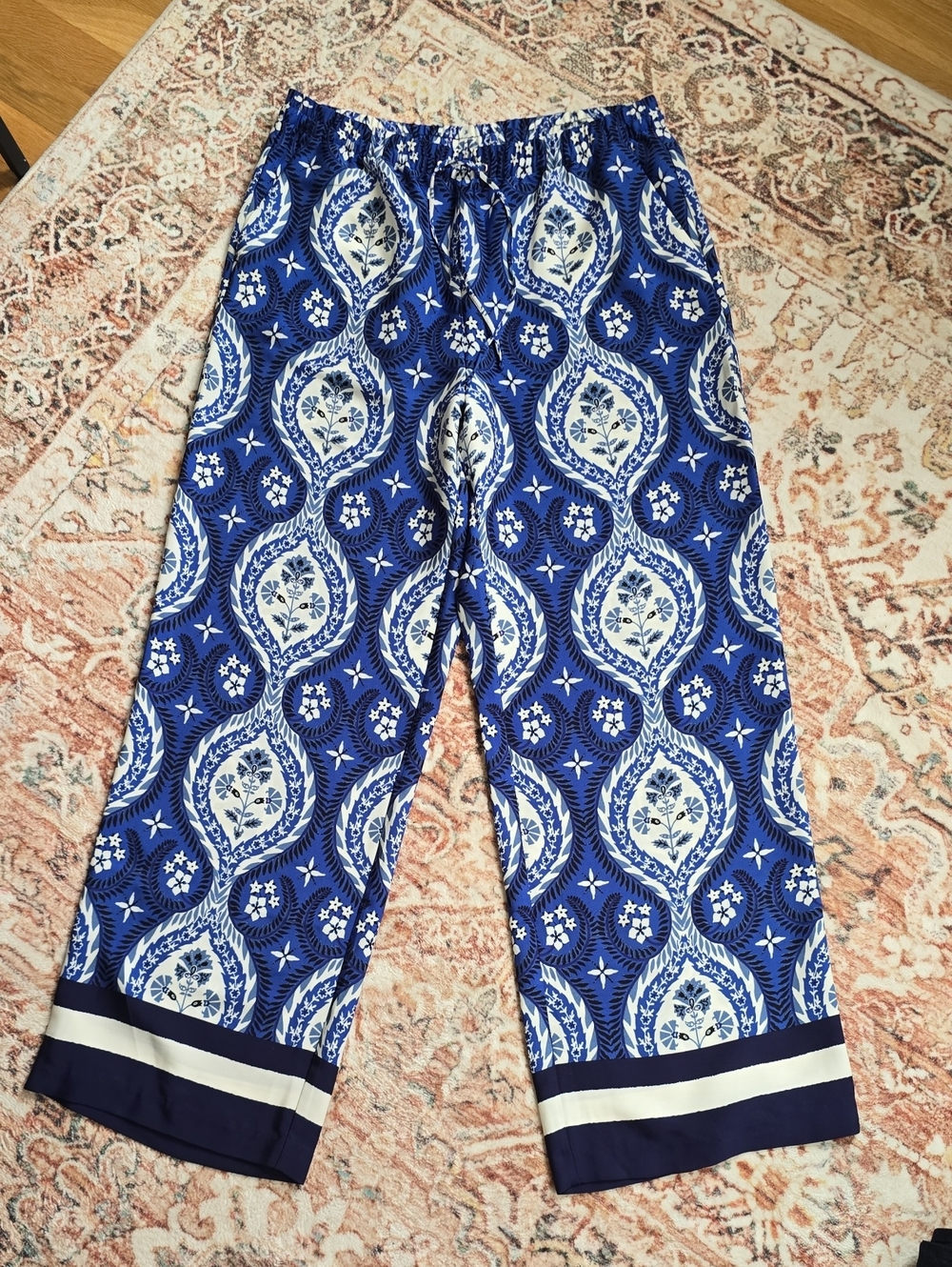 H&M Blue and White Floral Paisley Drawstring Wide Leg Pants Med